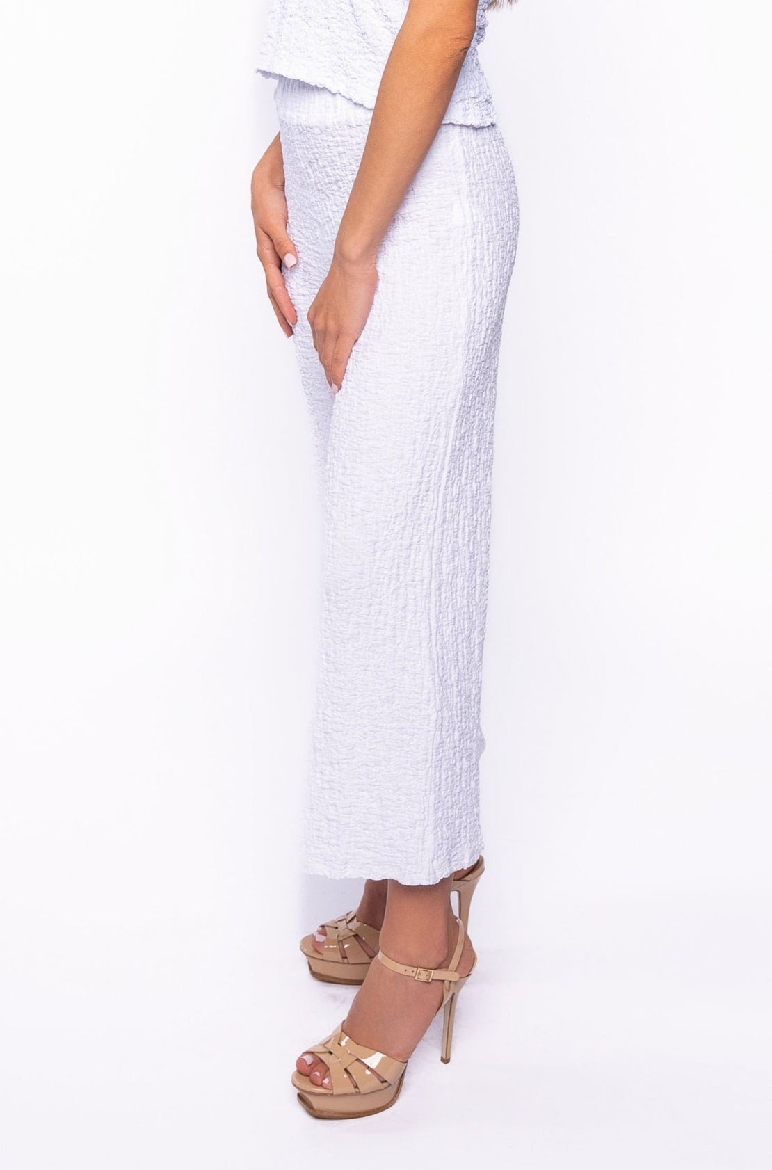 Weekend Ruffled Capri Pants
